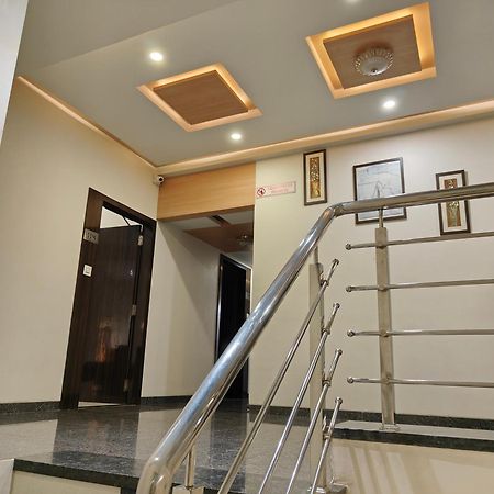 סוראט Hotel Sahyog & Rooms מראה חיצוני תמונה