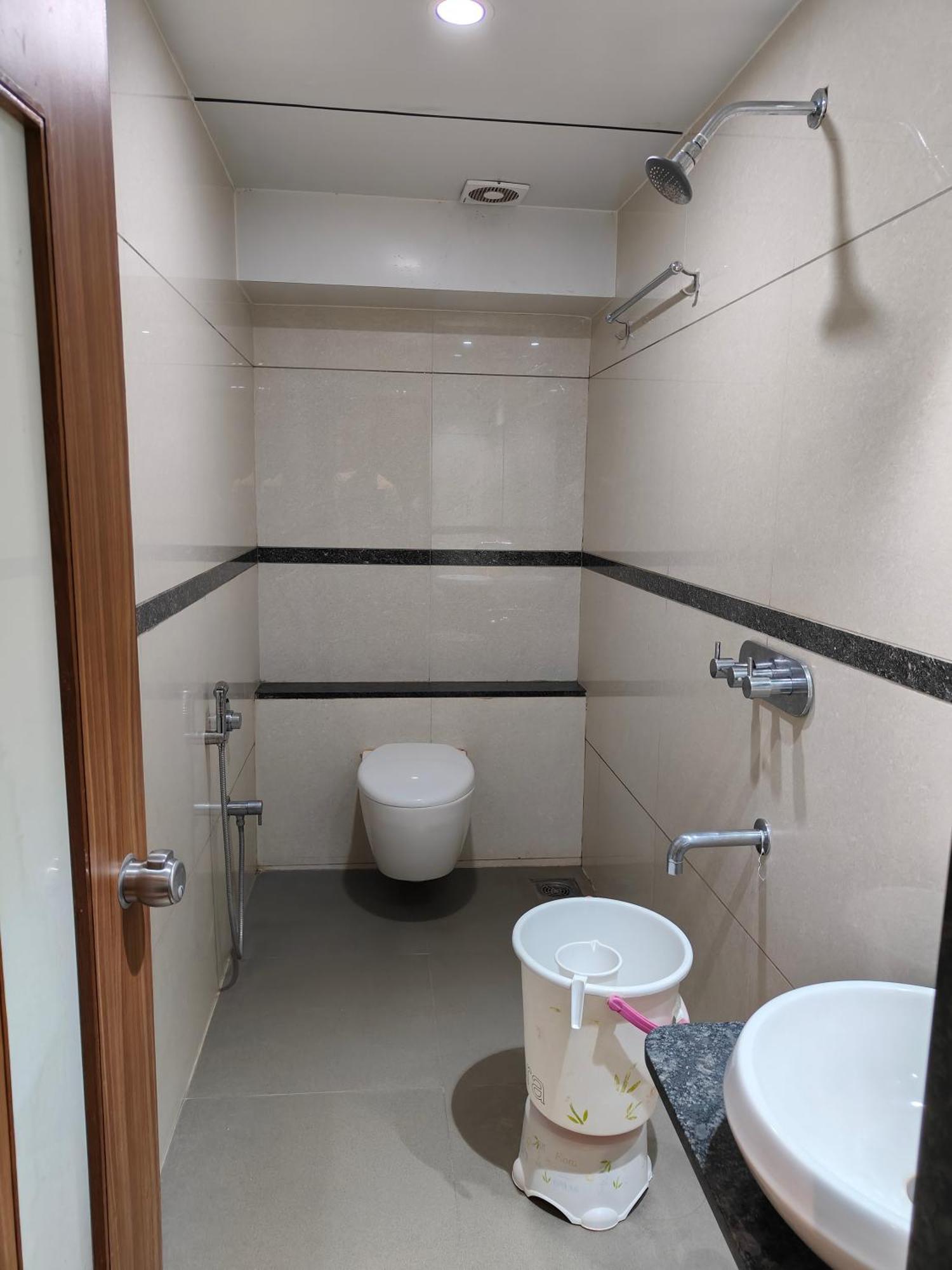 סוראט Hotel Sahyog & Rooms מראה חיצוני תמונה